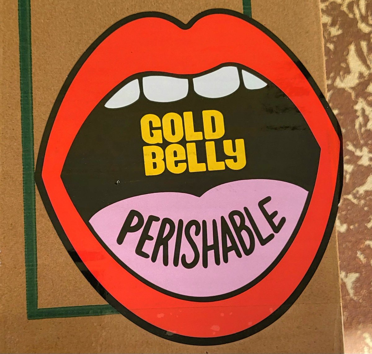 Ooooh, a Goldbelly package arrived on Valentines Day! @LisaFLA always has great surprises in her sleeve!