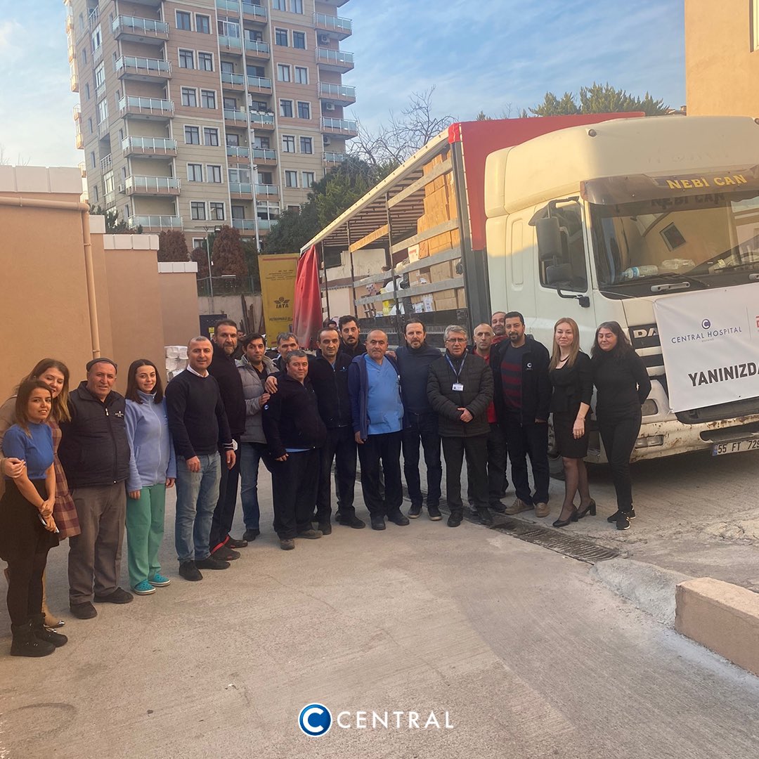 CentralTR's tweet photo. Central Hospital yönetimimiz, çalışanlarımız, hastalarımız, hasta yakınlarımız ve mahalle sakinlerimizin katkılarıyla yardım tırımız depremzedelere doğru yola çıkıyor.   
Bizlere maddi manevi destek veren herkese canı gönülden teşekkürlerimizle 🙏🏻 https://t.co/Z6HLuPlhpE