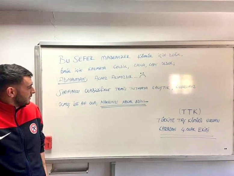 Zonguldakspor's tweet photo. Kahraman madencimiz, Hakan Çetin gönderdi. Adıyaman'dan herkese selamı var. ❤ https://t.co/X18WuGiQVZ