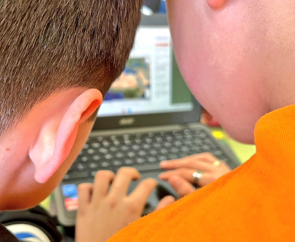 Son cinco colegios asturianos que de manera coordinada están participando en la misión 82 en la estación espacial para hacer fotos de nuestro planeta desde el espacio. <a href="/EarthKAM_Live/">EarthKAM</a> <a href="/esa_cesar_es/">CESAR Educación Astronómica</a> <a href="/NASAEarth/">NASA Earth</a> <a href="/MarcosAMerinero/">Marcos Alvarez</a>