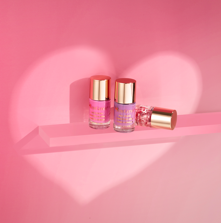 senegence's tweet photo. Happy Valentine's Day!!! ♥️♥️♥️

Whether you're celebrating Valentine's or Galentine's... we're sending you all of our love 😍💋😘❣️💌

#vday #loveday #love #valentinesday #valentines #galentines https://t.co/aWih1D4doo