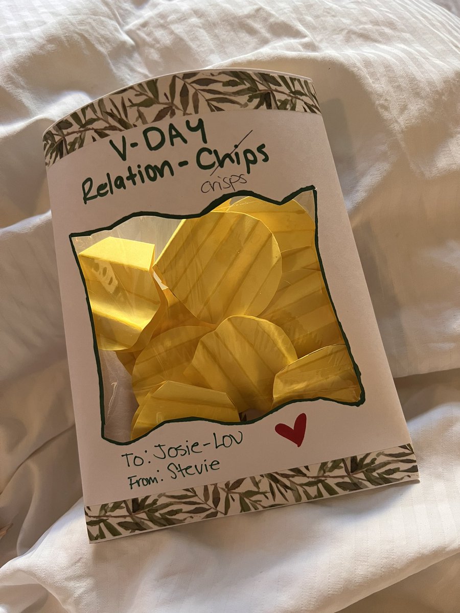 josieboebi's tweet image. crying sobbing weeping