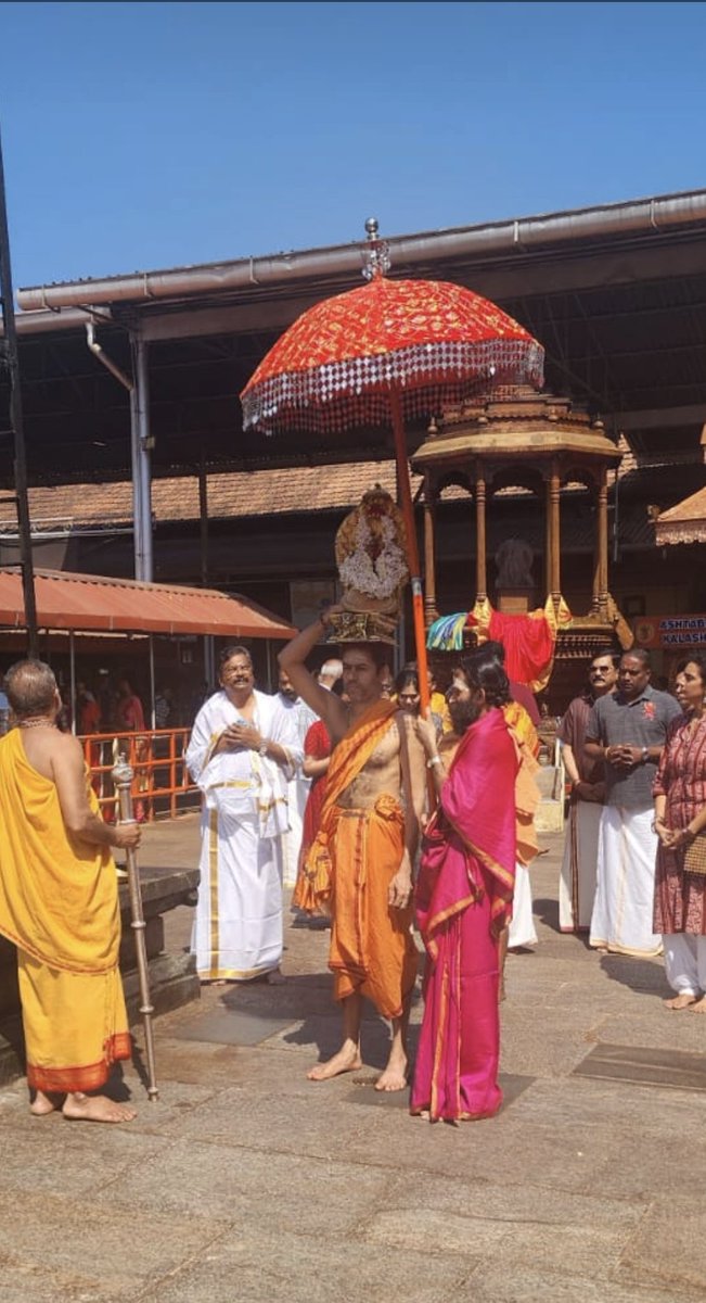 ANSPRASAD_TN's tweet photo. Visited Sri #Mookambika Temple,
#Kollur in #Udupi.

Offered prayers to #MahaSakthi #MoogambikaAmma for the well being of people &amp; for the #AmazingSuccess of  @PMOIndia Shri @narendramodi Ji's
Visionary #NewIndia

One of my favourite temples to visit n seek blessings n energy 🙏🏻 https://t.co/XdcAxqjX5U