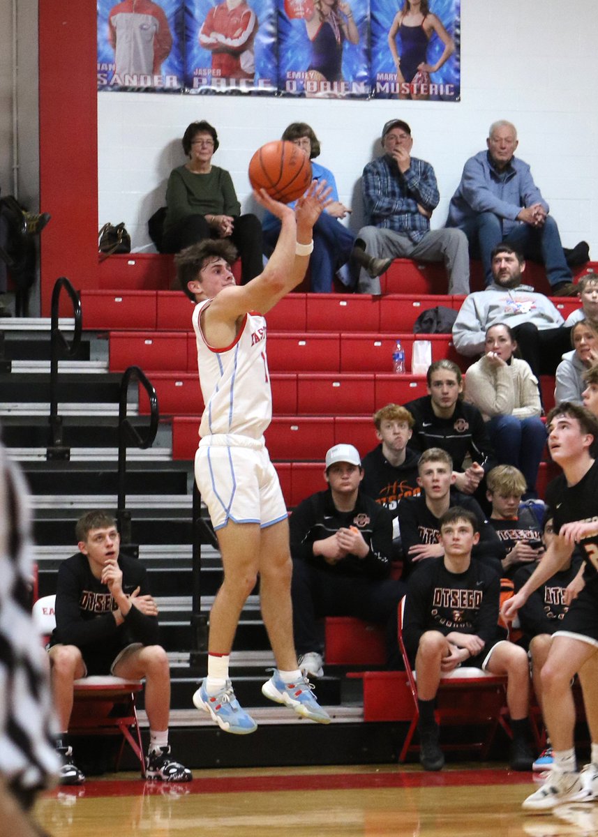 Eastwood Boys Basketball tweet media