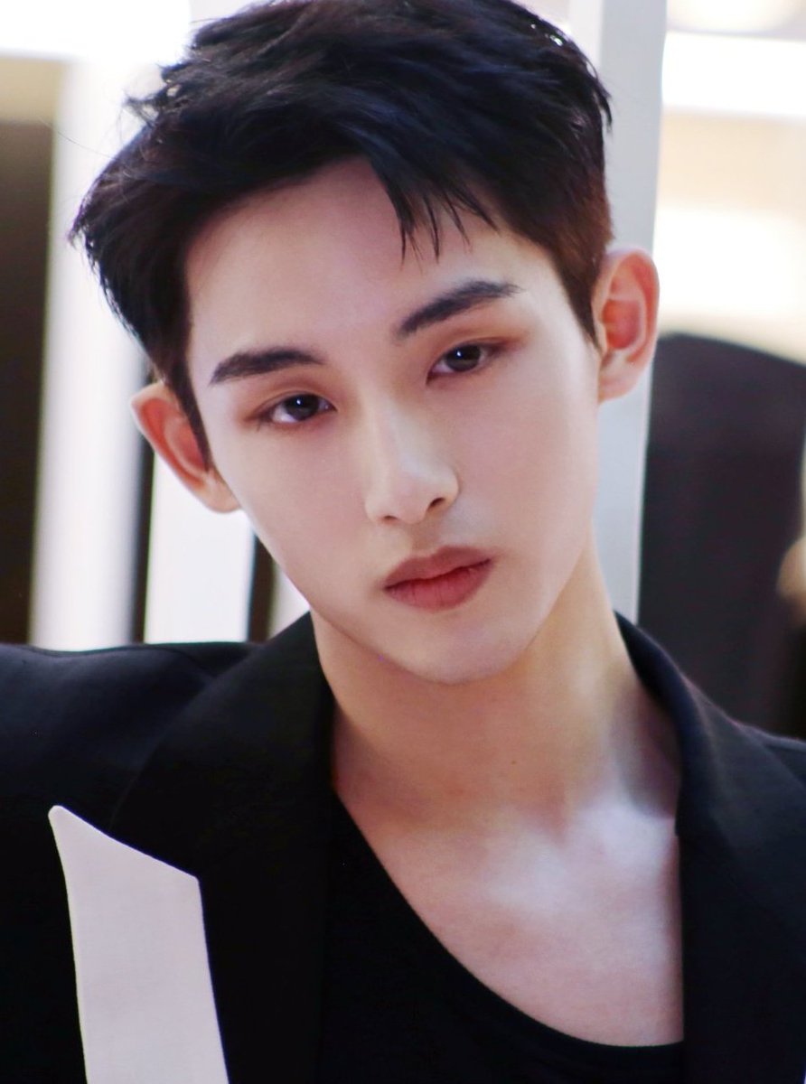 On Twitter he Is The Hottest on-twitter-he-is-the-hottest