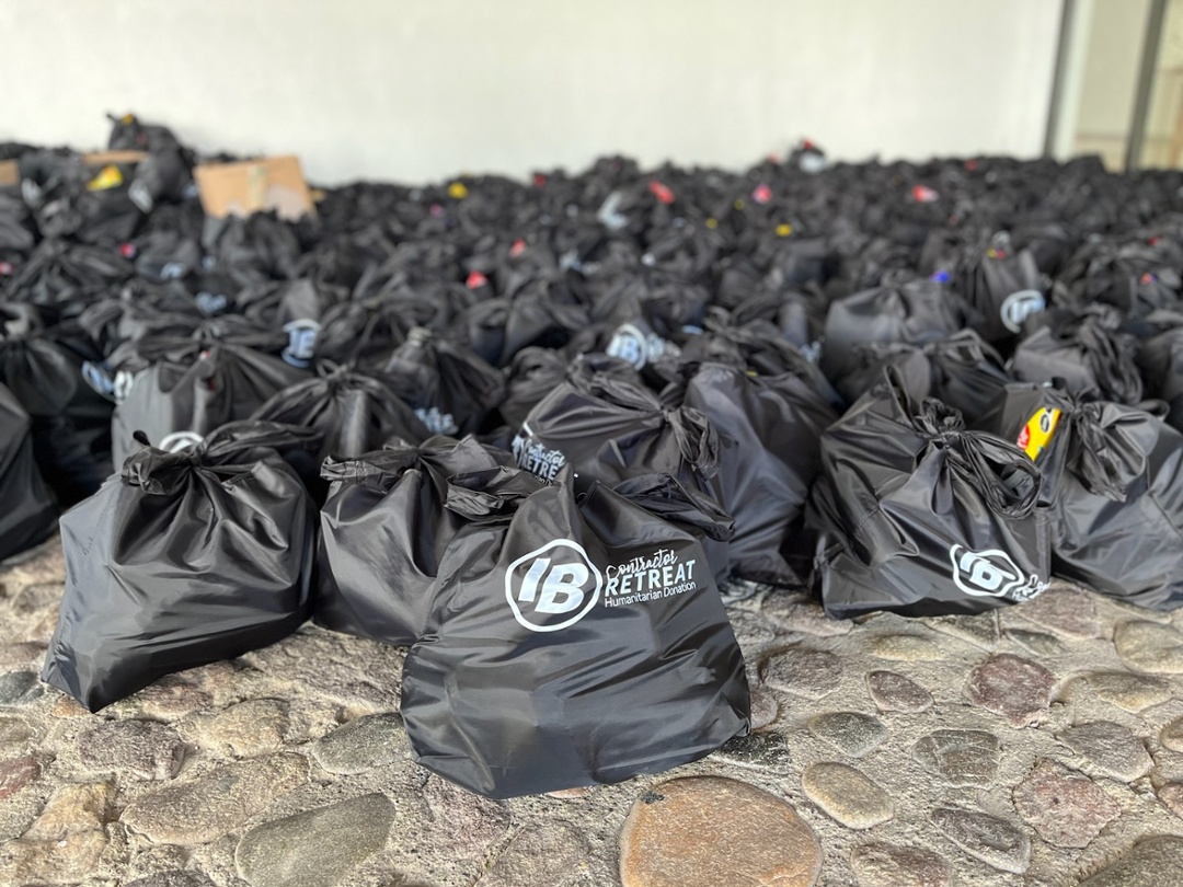 IBRoof's tweet photo. A fun week full of volunteering and some beach volleyball! We are so thankful for everyone who came to our IB Contractor Retreat in Puerta Vallarta #TeamIB 🌊😎 https://t.co/rQcB6n9nrF