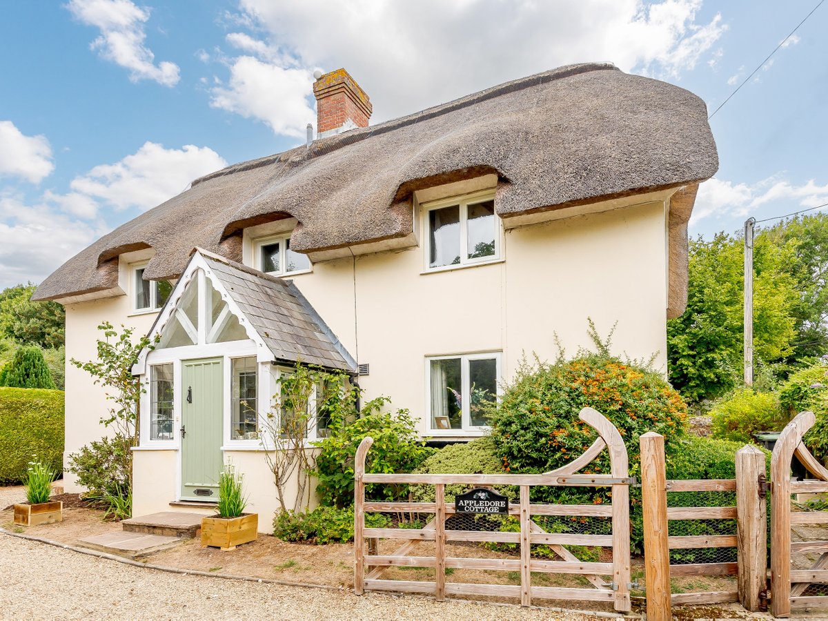 If you know someone that owns a holiday let, we would love to hear from them! Not only will they benefit from working with the UK’s leading holiday letting agent, you’ll receive £250 in vouchers once their property goes live with us! 

t&amp;c's apply - visit bit.ly/3XoYfx6