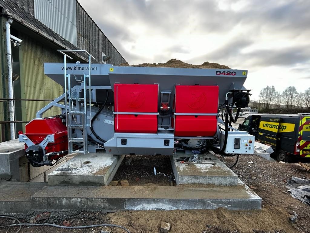 Our engineers have just finished installing this Mobile Wet Batching Plant for a customer in Wiltshire who is using it to manufacture precast concrete stairs. The eco-friendly electric plant has load cells fitted to the mixer and cement hopper for accurate dosing. #concrete