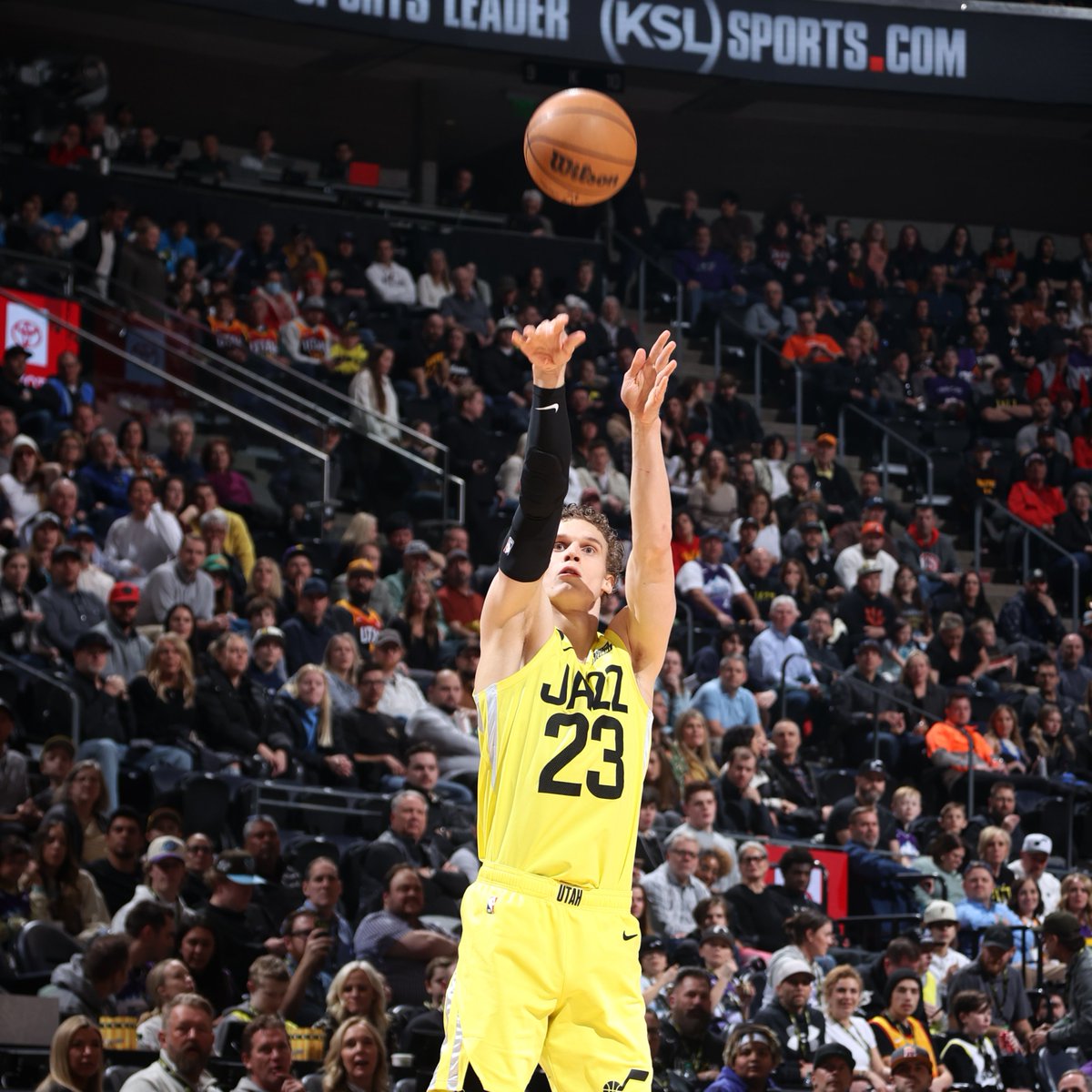 NBA news 2023: Shaedon Sharpe poster dunk on Kyle Kuzma, video, Portland  Trail Blazers, dunk contest, All Star Weekend