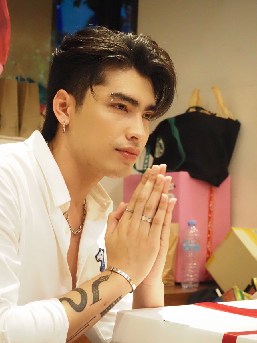 little_mtw's tweet photo. ความรักต้องมีพรหมวิหาร4 😌ถัดจากวันวาเลนไทน์ครึ่งเดือนก็วันมาฆะ #ออกเดทกับTheStar2022
  🤍#เพราะเรามีแฟนชื่อว่าอาร์ตติส
#เพราะเรามีหลานชื่อว่าอาร์ตติส #ArtistTH #อ๊าดติ๊ด https://t.co/qHPt4SzFah
