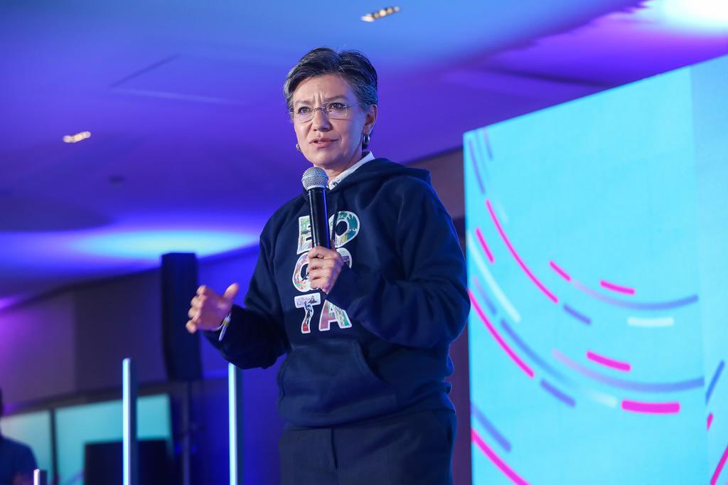 Celebramos el aniversario de la agencia de analítica de datos <a href="/agatadata/">Ágata</a> creada junto con <a href="/AteneaBogota/">AGENCIA ATENEA</a>, para reforzar la educación y la formación para el trabajo, y eso hicimos hoy con <a href="/AWSLatam/">AWS LATAM</a>: analizamos alianzas estratégicas para potenciar
#JóvenesALaU #Parceros y #TodosALaU