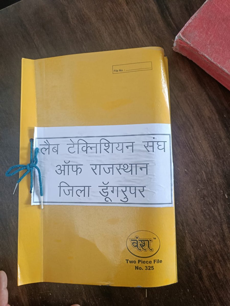 Pradeep55215740's tweet photo. @zeerajasthan_ @RajGovOfficial @ashokgehlot51 MNJY में 45करोड़ 
COVID19 में 2.25करोड़ जांचें
#लैबटेक्नीशियन संवर्ग ने शहादत दी है:कोविड19,MNJY में
लेकिन न्यायोचित वेतनभत्तों से महरूम! 
जननायक @ashokgehlot51 जी  #लैबटेक्नीशियन_संवर्ग को न्याय दीजिए
दशकों से विसंगति,
संक्रमण का खतरा सदैव 
#LABTECHNICIANS_GP4200 
 @artizzzzz https://t.co/dbOsXPkJ8I