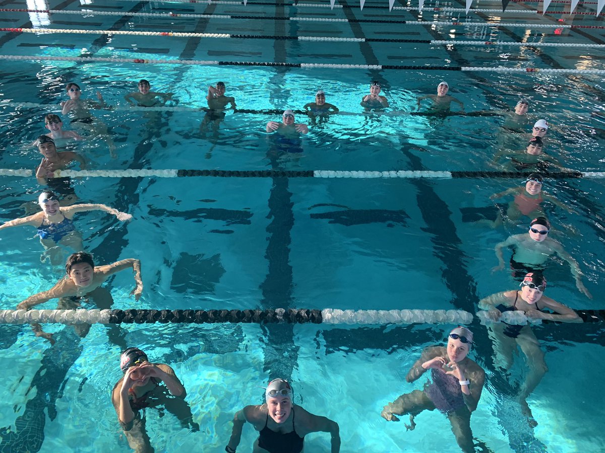 WE ❤️ SWIMMING! #HappyValentinesDay 💕