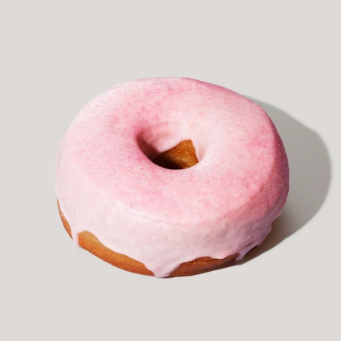 2月15日、本日の新商品ピックアップスターバックス●『さくらシフォンケーキ』さくらをイメージした優しい香りと風味が楽しめるシフォンケーキ●『さくらドーナッツ』今年で発売して5年目だそうで、さくらの風味と程よい塩味のバランスが楽しめるそうですどれも美味しそう 
