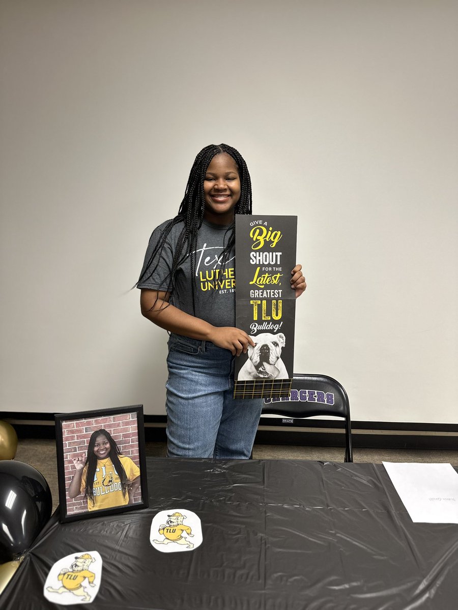 Congratulations <a href="/Victoriapowelll/">Victoria Powell</a> on your commitment to TLU! Go Bulldogs!