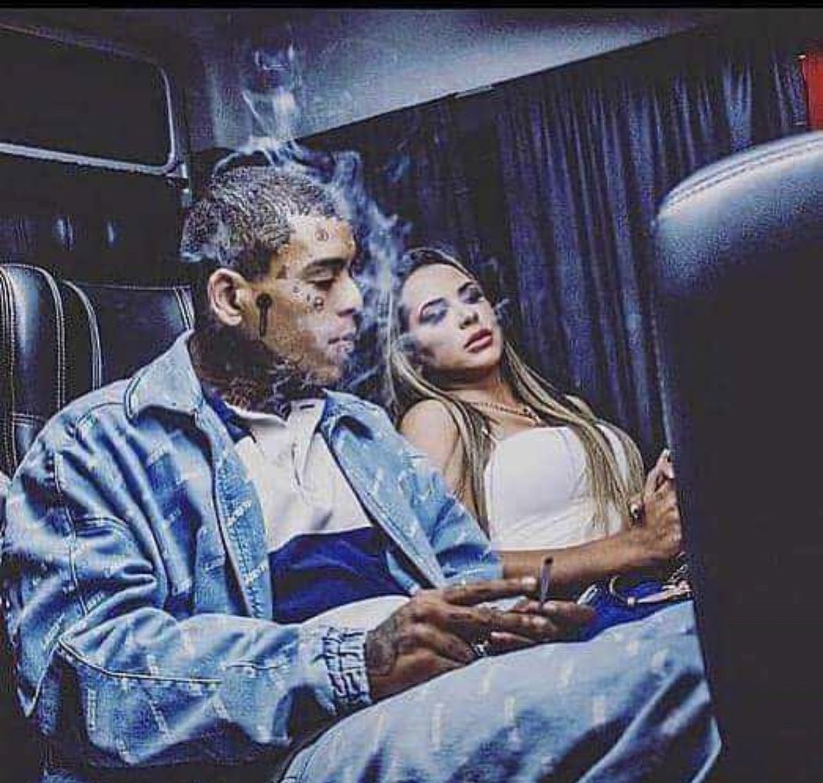 Ame hoje, abrace hoje, fala oq sente hoje.. amanhã pode ser tarde de mais 🖤