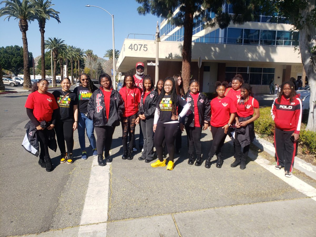 MorenoValleyUSD's tweet photo. Amazing to see some of our students in attendance at the Black History Parade in Riverside this past weekend, such as the @PalmMiddle School Pearls and JBA students! 👏 #BlackHistoryMonth #MorenoValley https://t.co/Q6s1vg1ysa