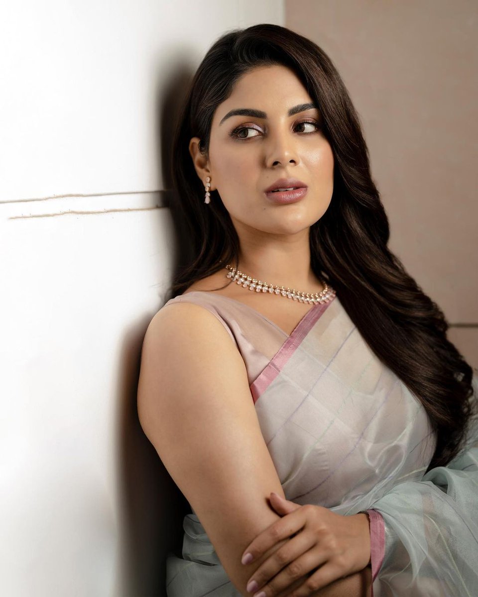 TrendsSamyuktha's tweet photo. Simply 🥰 Wow 
@iamsamyuktha_ 

#VaathiPromotions ❤️

#Samyukthamenon #samyuktha 
#Vaathi #VaathiFromFeb17 https://t.co/NPIxn7umzf