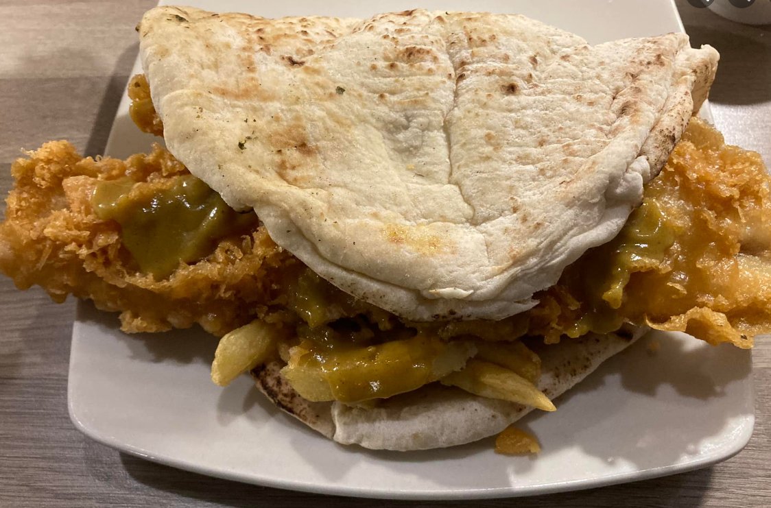 RateMyTakeaway's tweet photo. Fish Naan by Scott https://t.co/hDnW6WHv8x