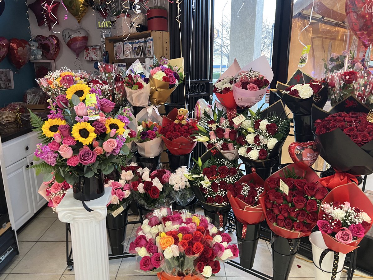 Marianne Favro on Twitter "Happy Valentine’s Day!People are rushing in