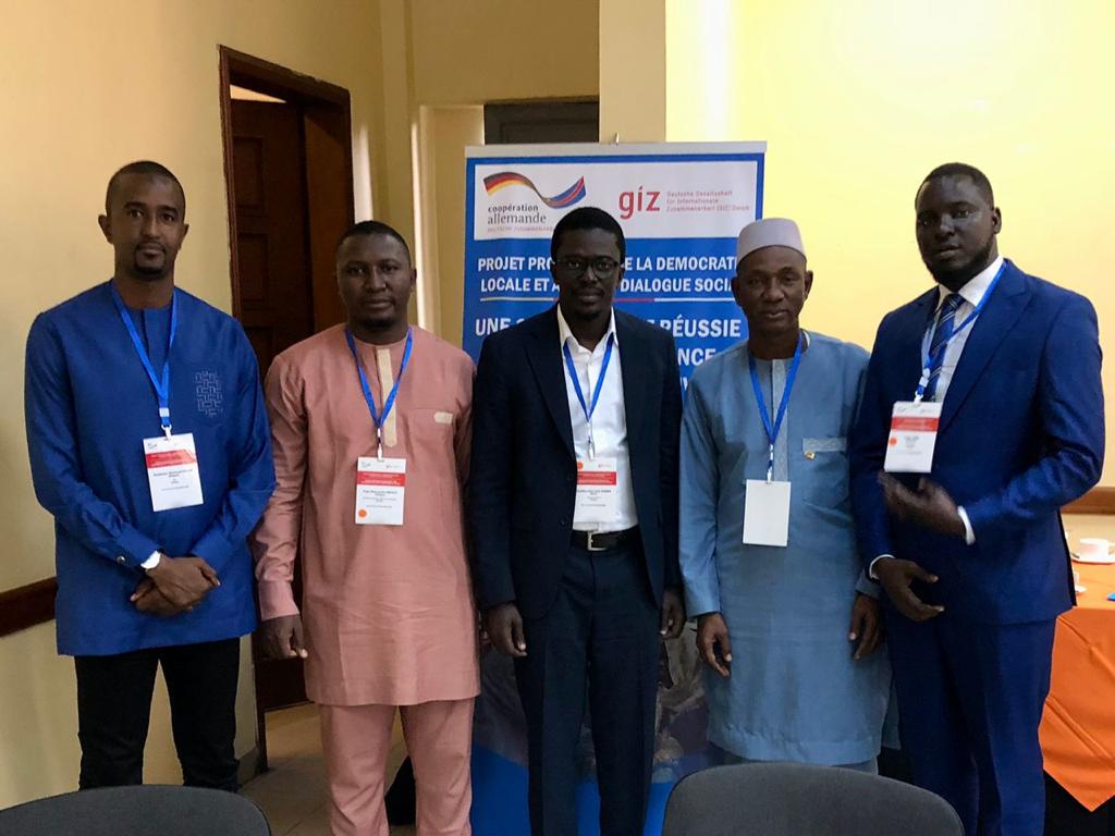 CitizenRecolte's tweet photo. #Citizenrecolte #civictech💻
Du 13 au 15 février, dans le cadre du projet RECOLTE, le consortium @Legs_Africa, @debatjeunessesn et @imajeader participe au Forum de partage d'expérience sur la promotion de la démocratie locale et du dialogue sociale à Kinshasa.

#gouvernancelocale https://t.co/cMhOTS0O8K