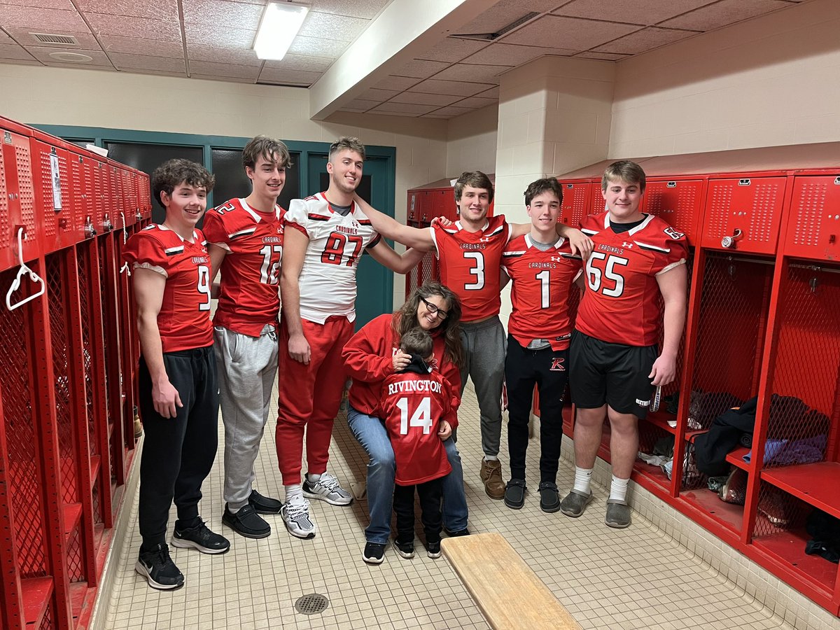 JaidenHuntingt2's tweet photo. 🔴⚪️🏈 “All I want for my 5th birthday is to meet the Randolph Cardinal Football Team”…… we got you Rivington!  Go CARDINALS 🔴⚪️ https://t.co/kgZggycMnO