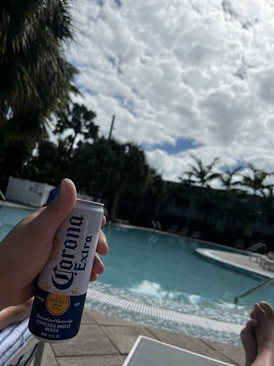 AnthonyMilanko's tweet photo. Quick 5 day getaway to Key West! Now it’s time to head back and start finishing up some planters! https://t.co/sAYNTFS3l2