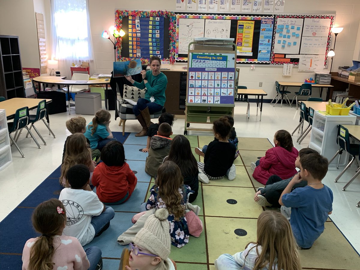 Hail_Ngo's tweet photo. “I do believe something very magical can happen when you read a good book.” -J.K. Rowling

That magic is called ENGAGEMENT

@PolandDenise @TidwellBrittani @R_FISD https://t.co/qkI4sKczKN