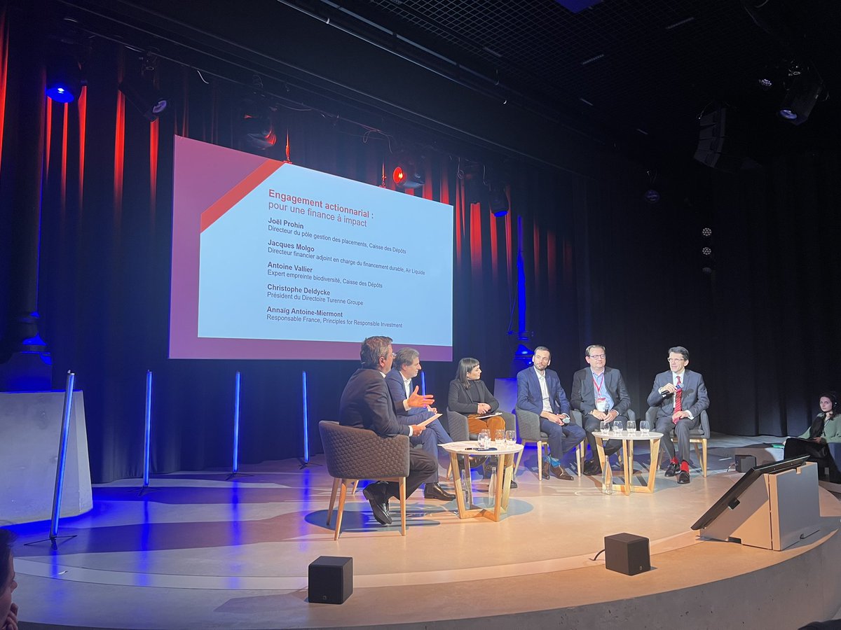 caissedesdepots's tweet photo. #CDCInvestDurable 
1ère TR sur l’engagement actionnariat avec Joël Prohin, Dir du pôle des placements @caissedesdepots,
« Le fait d’être un actionnaire à long terme permet un dialogue « one to one », permet de challenger, de progresser et de poser les questions qui fâchent » https://t.co/GULvFQzGwv