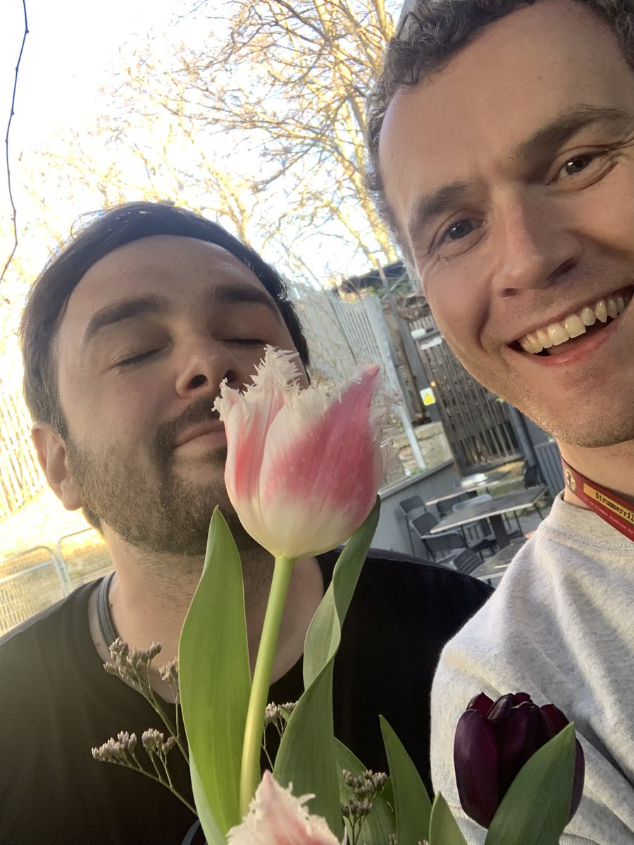 ClashRobin's tweet photo. 2M music-based relationship looking to open out to throuple this Valentine’s plz DM if interested #polyglamorous https://t.co/EvAFzzCfL5
