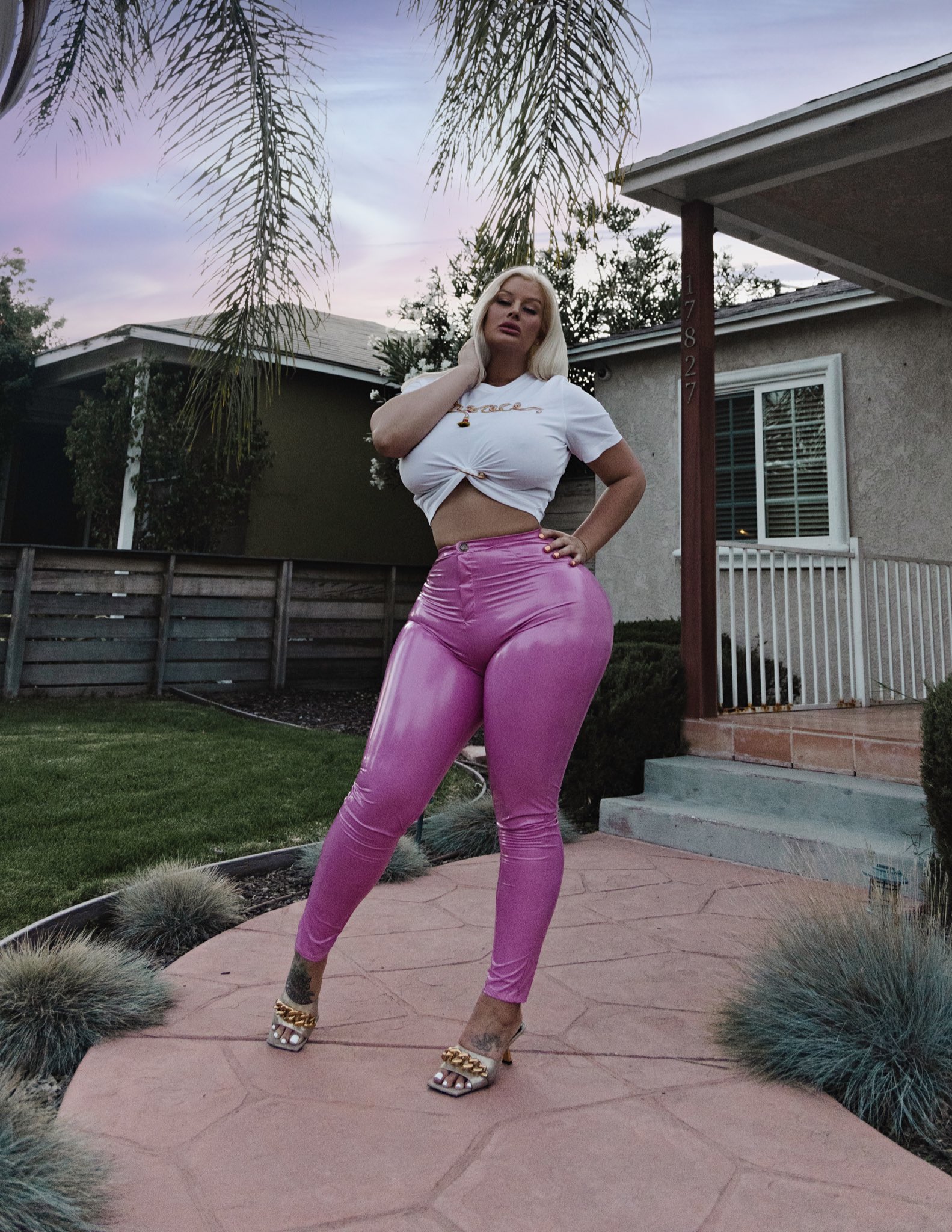 julie cash on X: Happy Valentine's Day 💞💘 t.copvVAuvORZh  X