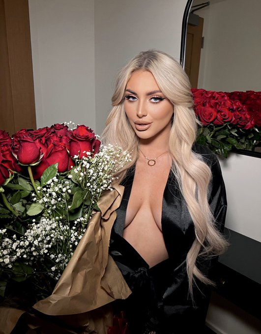 Happy Vday 🥀 https://t.co/BkFeEPPbZi<a href="/tag/mvsales"class="tags"><span>#mvsales</span></a>