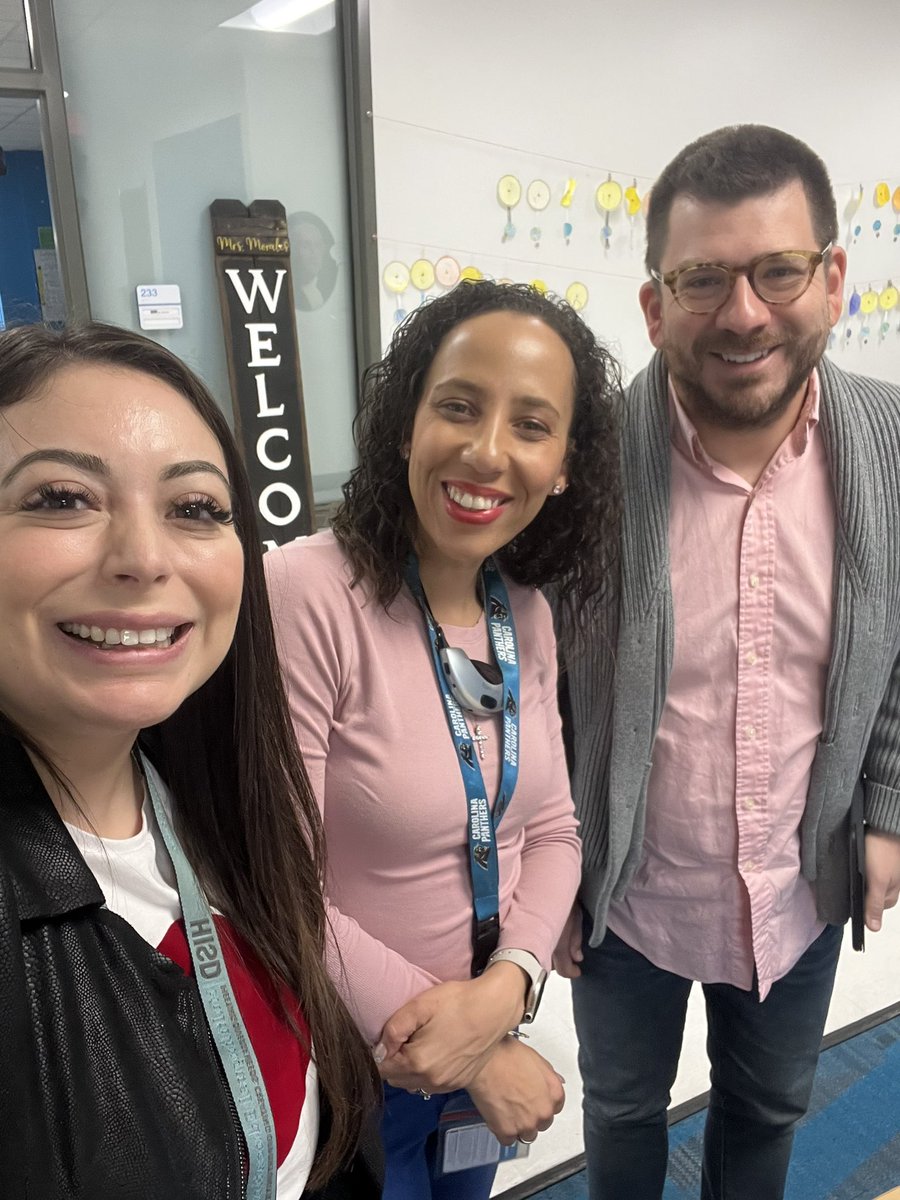 ylianalizette's tweet photo. Shoutout to Mr. Kabay from @Parker_hisd who reached out to share his @summit_k12 plan & asked how he could further support his EB students! Today I shared #ATactileApproachtoTELPAS with him & Mrs. Morales.Thank you! @HISDMultiPrgms @MelbaHJohnson1 @EDUkhalessiAB @Erwin_Garcia_ https://t.co/hgF1vJtfIx