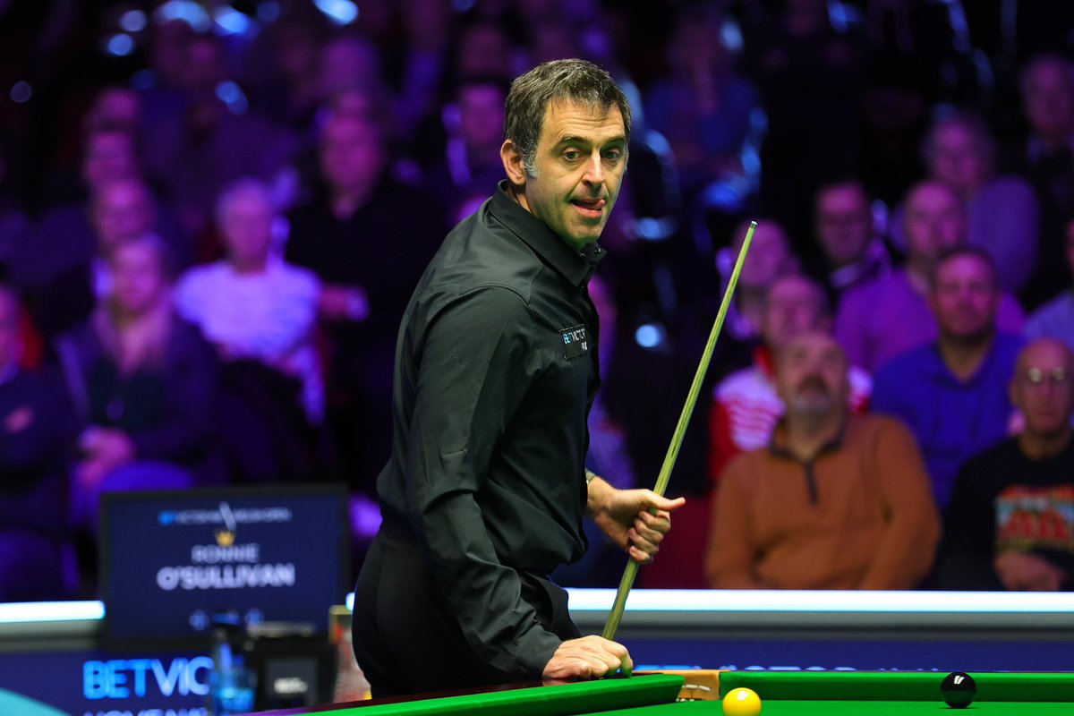 Ronnie O'Sullivan 4️⃣-3️⃣ Ross Muir 

Despite his tip coming off twice and losing a frame on the miss rule The Rocket is through 🚀 #HomeNations