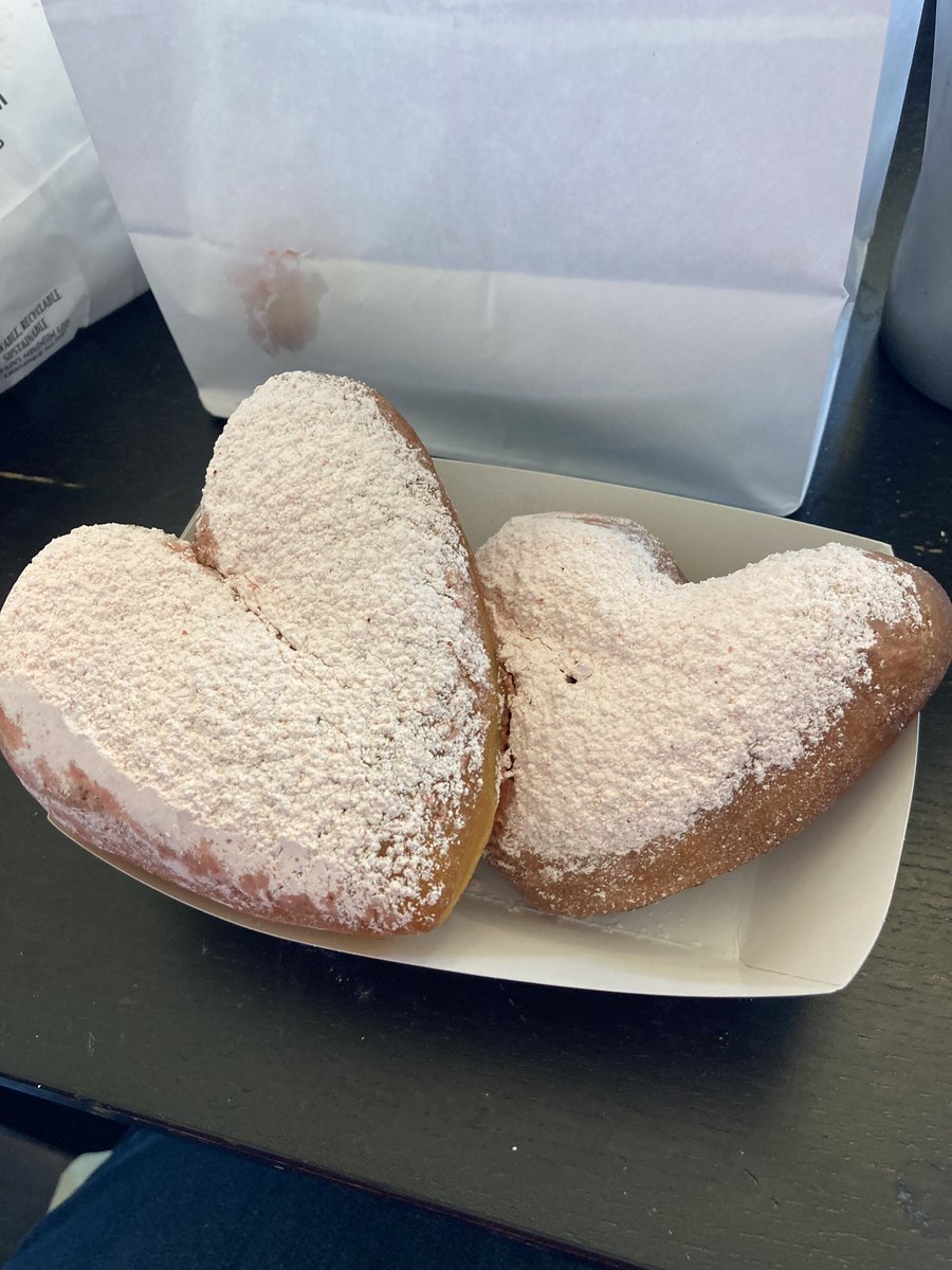 rachel_reviews's tweet image. Perfect breakfast for the day @thirstdrinks