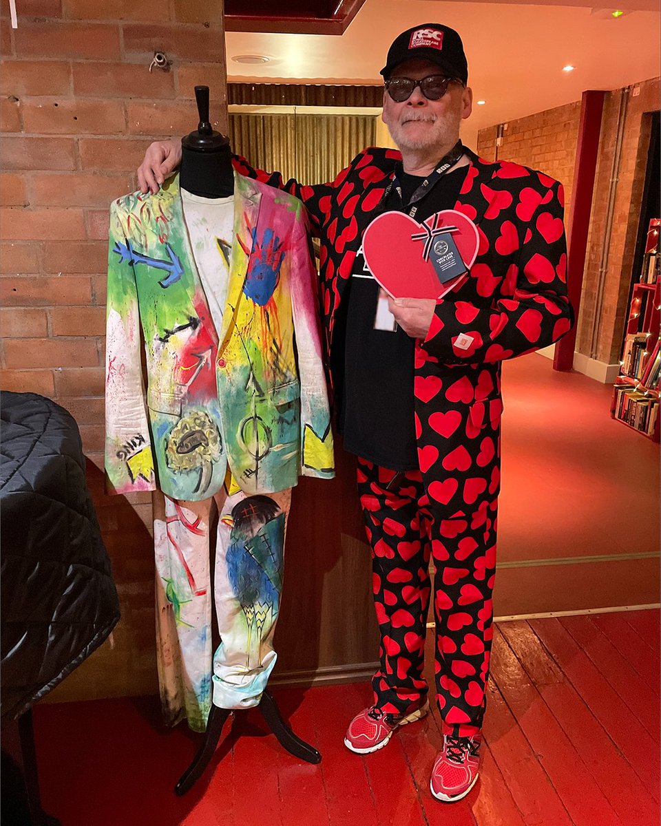 If you can’t come to work dressed in a love-heart suit on #ValentinesDay, when can you? 🤷‍♂️

Pete from our Stage and Props team is rocking a brilliant look today ❤

📸 Matty Sanders © RSC