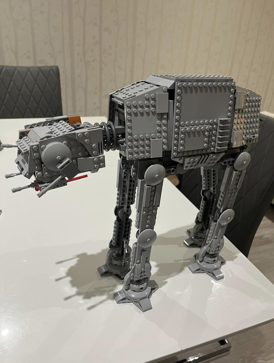 BethanLego's tweet photo. This customer wanted this set checked and rebuilt for her son who was coming home from uni for Christmas! #legosorting #legostarwars https://t.co/aqUHxkWiWH