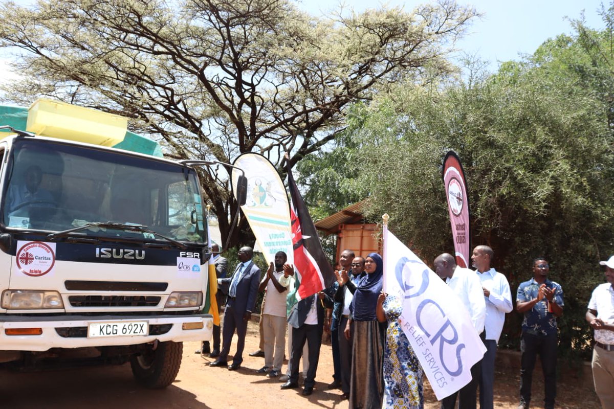kizito_wisdom's tweet photo. Livestock represent the principal economic asset and means of food production
(especially in the form of milk) for pastoralists. #IsioloDrouhtEmergencyProject #crsisiolo #caritasisiolo #gdu #CGI https://t.co/8UFnRLHivW