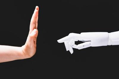 WealthTrinity's tweet image. Ouch. $100 billion in equity wiped out because of an AI mistake. Epic fail for Google. Interesting article on how humans still have an edge in providing personal context and insight, trinitywealthpartners.advisor.news/forbes/leaders…