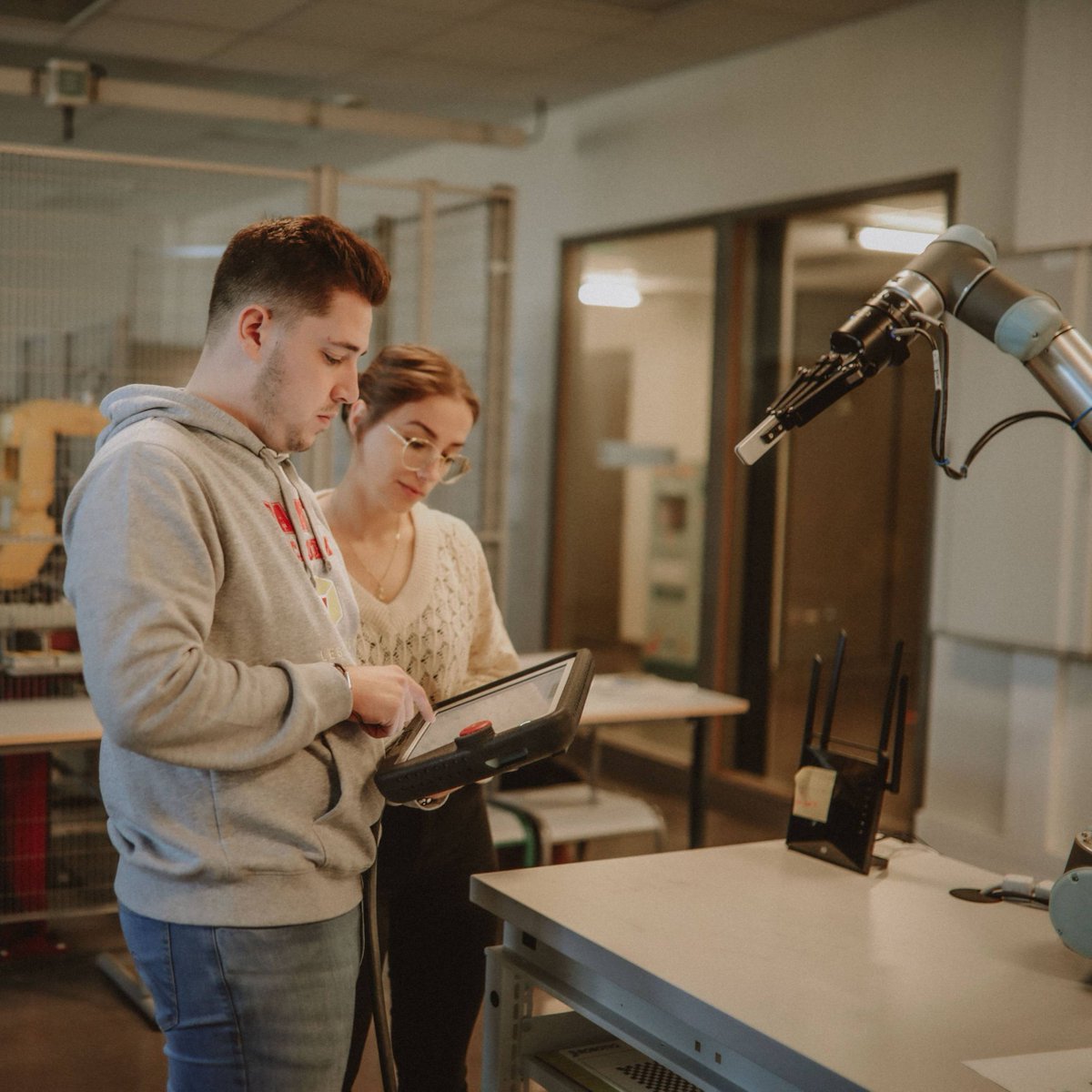 Nos campus de #Lille et #Châteauroux ouvrent leurs portes le samedi 4 mars !

⏰ 9h30 - 13h30 à #Lille pour les lycéens
⏰ 9h30 - 17h à #Châteauroux pour les lycéens et BAC+

Inscription Châteauroux ➡️ bit.ly/3Hbt6Iv
Inscription Lille ➡️ bit.ly/3XCXIbj