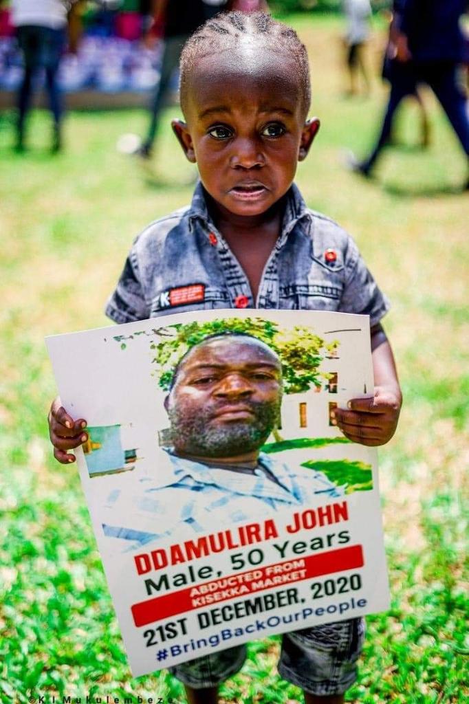 naavygrace600's tweet photo. @KagutaMuseveni Stop kidnapping our people https://t.co/tT0K1Ud0zD