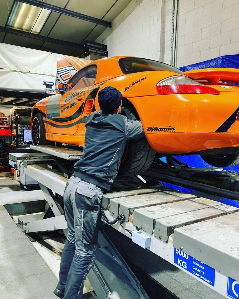 Interesting fact… race car spelt backwards, still spells race car! 🤣

This baby has got more in common with a GT3 than it has a Boxster and it’ll drive as peachy as it looks before the day is out 🙌 

#suspensionperfection #porsche #becauseracecar #ra… instagr.am/p/CopikBsIP5i/