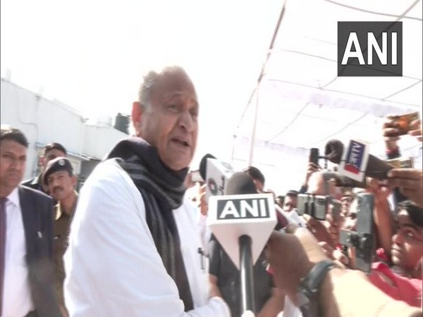 ani_digital's tweet photo. "BBC's credibility extraordinary, been an audience for 40 yrs..." Rajasthan CM attacks Centre over I-T surveys
Read @ANI Story | https://t.co/Prnpzbnrvn
#BBC #IndiaBBC #BBCOffice #AshokGehlot https://t.co/kGGAE0zqho