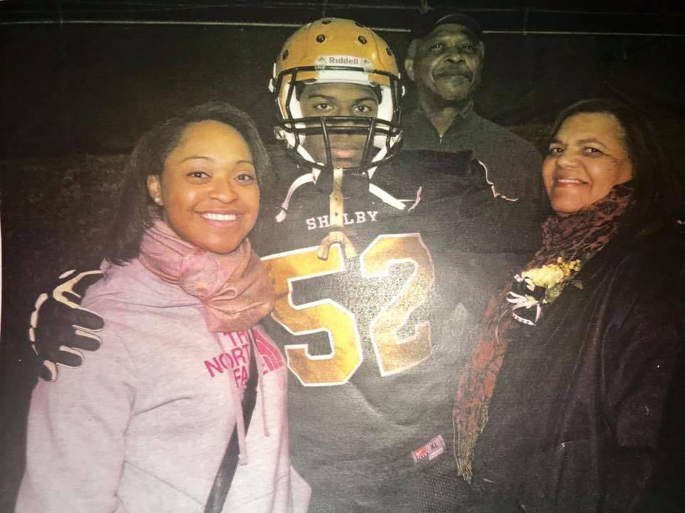 CoachWebb_704's tweet photo. Happy Heavenly Birthday big sis. I love you and I miss you so much 💜 #4FAITH https://t.co/1lgiHVnqFp