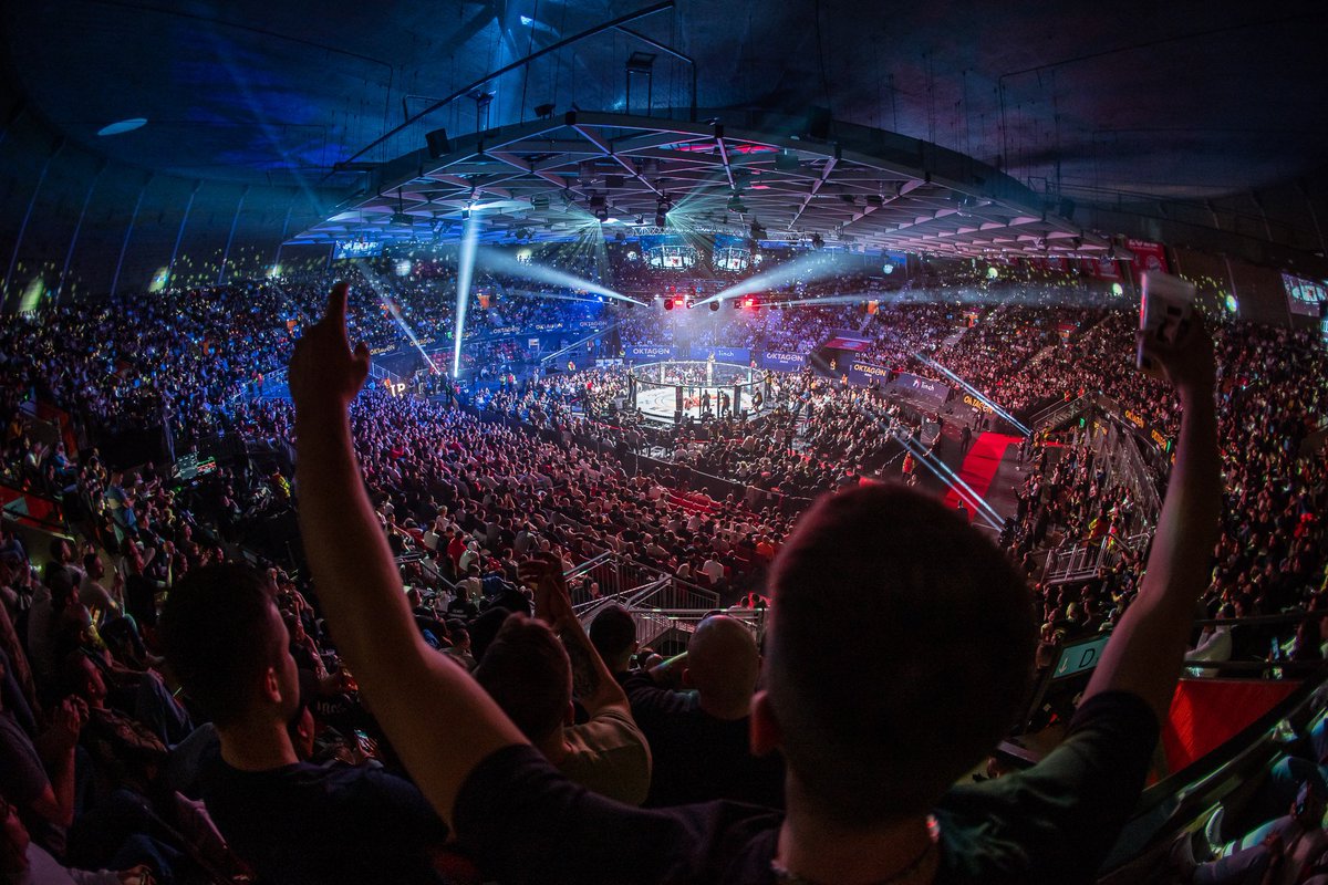 PavelTous's tweet photo. OKTAGON poprvé v Mnichově. Pecka akce @o_novotny @PavolNeruda.
#gemmaf #csmma #referee #mmareferee #MMA #MMATwitter https://t.co/z1pmCt8SO2
