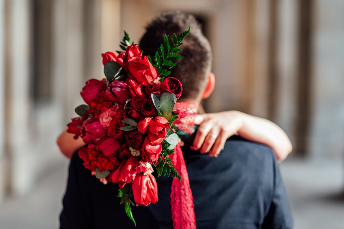 Today is a day to celebrate love and all the special people in our lives who make it shine. Happy Valentine's Day, Mt. Juliet! 💕 #TnTinyWeddings #YouCantStopLove #Wedding #TennesseeTinyWeddings #MtJuliet