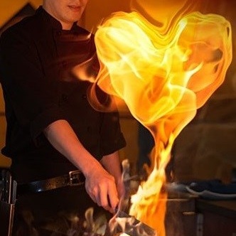 Happy Valentine's Day! Take your loved one to the best Japanese steakhouse for this special day!😍👍💑