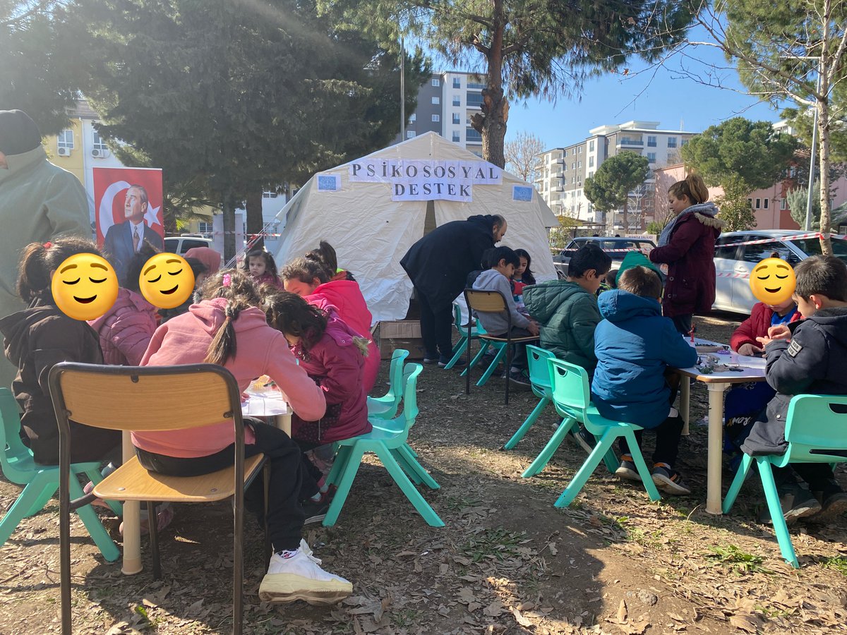 Psikososyal ilk yardım çalışmalarımız Fakıuşağı Liseler Kampüsü’nde devam ediyor. <a href="/MebOrgm/">Özel Eğitim ve Rehberlik Hiz. Genel Müdürlüğü</a> <a href="/osmaniyeilmem/">Osmaniye İl Millî Eğitim Müdürlüğü</a> <a href="/MullaKATIK/">Mulla KATIK</a> <a href="/ALBAKAydn/">Aydın ALBAK</a> <a href="/mramazanbarin/">Ramazan Barın</a> @Cemal_Ozdemir67 <a href="/DrErdincYILMAZ1/">Dr. Erdinç YILMAZ🇹🇷</a>