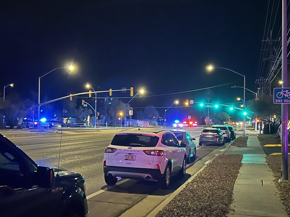 Tucson_Police's tweet photo. 🚨🚨OFFICER-INVOLVED SHOOTING UPDATE🚨🚨 https://t.co/XNrXGl6jEM