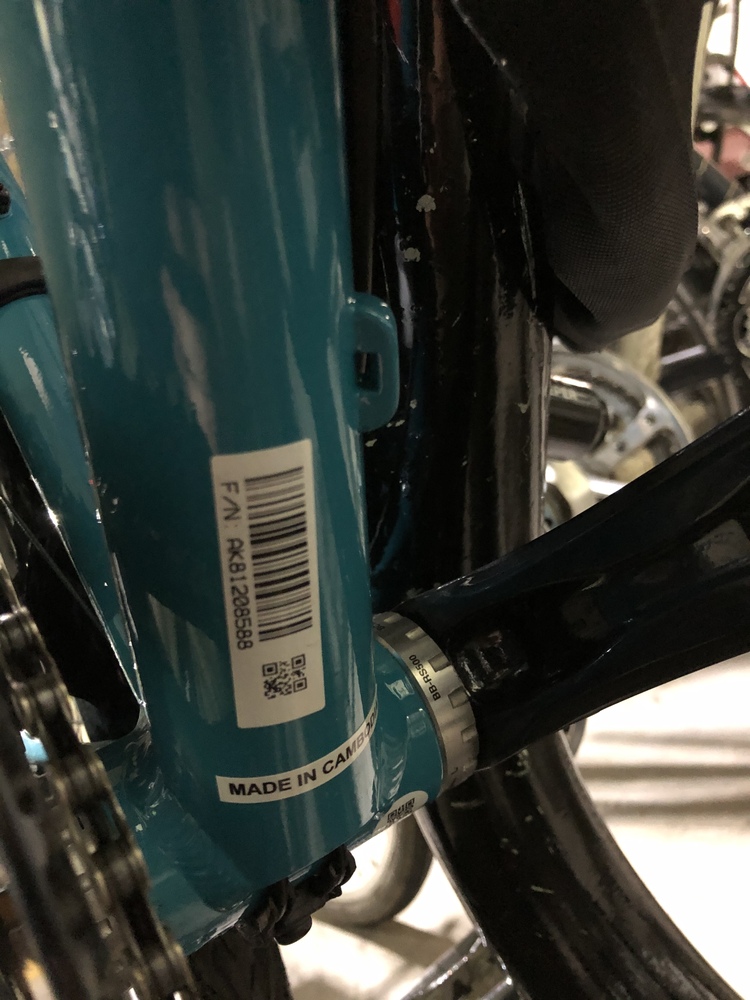Project529BC's tweet photo. Last seen in Vancouver on W 4th Ave.  https://t.co/xvyCiEo7mt @VancouverPD @TransitPolice @RichmondRCMP @BurnabyRCMP @nvanrcmp @PortMoodyPD @deltapolice @SurreyRCMP @surreyps #bikethievessuck @Project529BC https://t.co/EKF2tTZqBx
